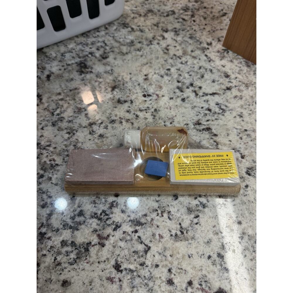 Hard & Soft Arkansas Novaculite Knife Sharpening Stones & Honing Oil Combo